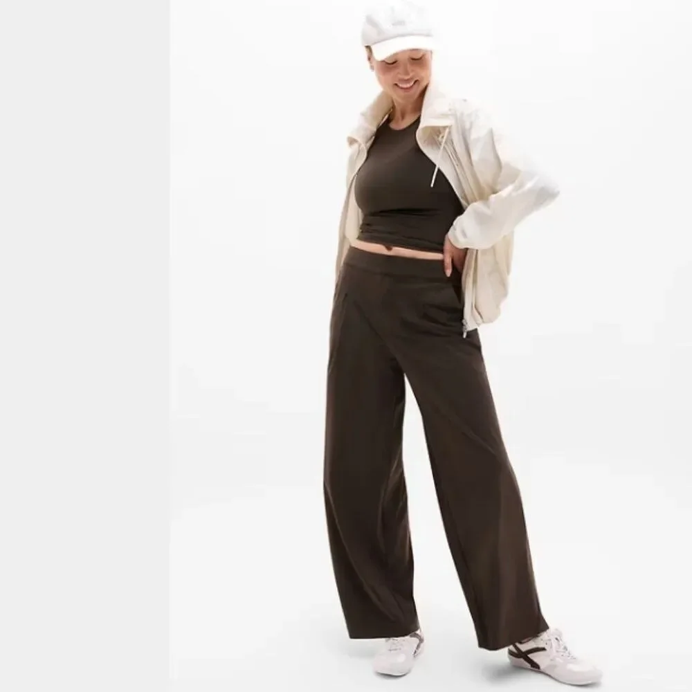 Like New! Athleta Pinnacle High Rise Trouser Wide Leg in Truffle in Size 10P